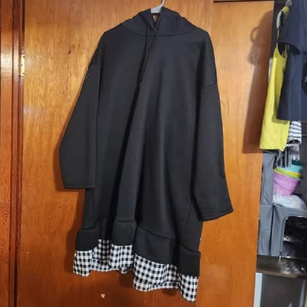 Oversized Black Hoodie Dress with Checkered Hem
